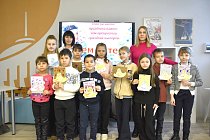 Нет на свете праздника светлей, чем прекрасный праздник Матерей