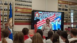 Активисты школьного музея отметили День пионерии по-своему