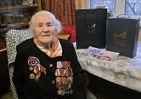 Светлые мгновения: Новогодние поздравления ветерана от юных хранителей памяти