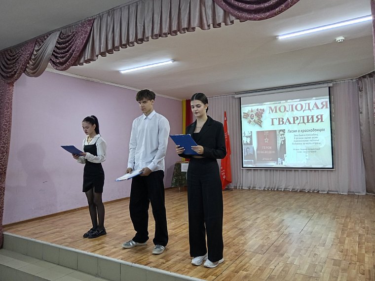 БЕССМЕРТИЮ ЮНЫХ ПОСВЯЩАЕТСЯ…