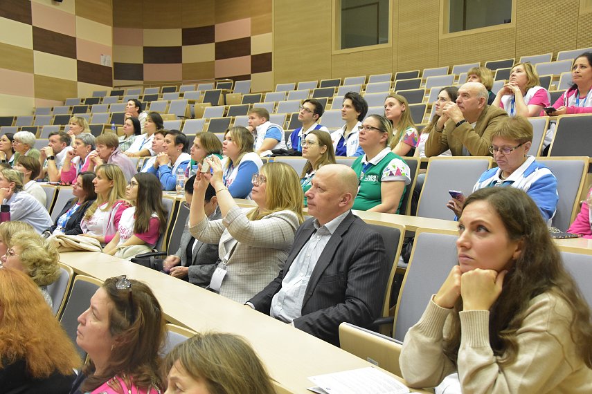 Эксперты обсудили образовательные проекты для детей, находящихся на длительном лечении
