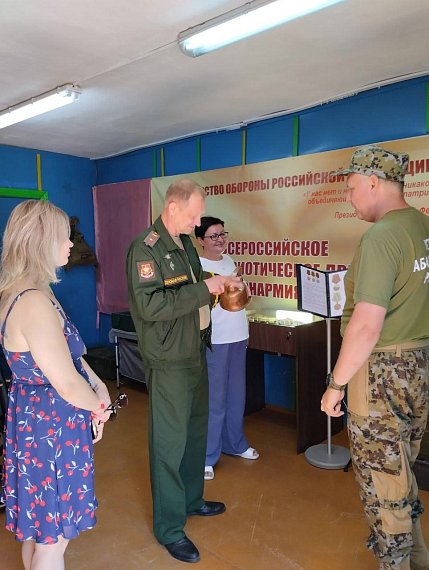 В Хакассии появился передвижной школьный музей Победы