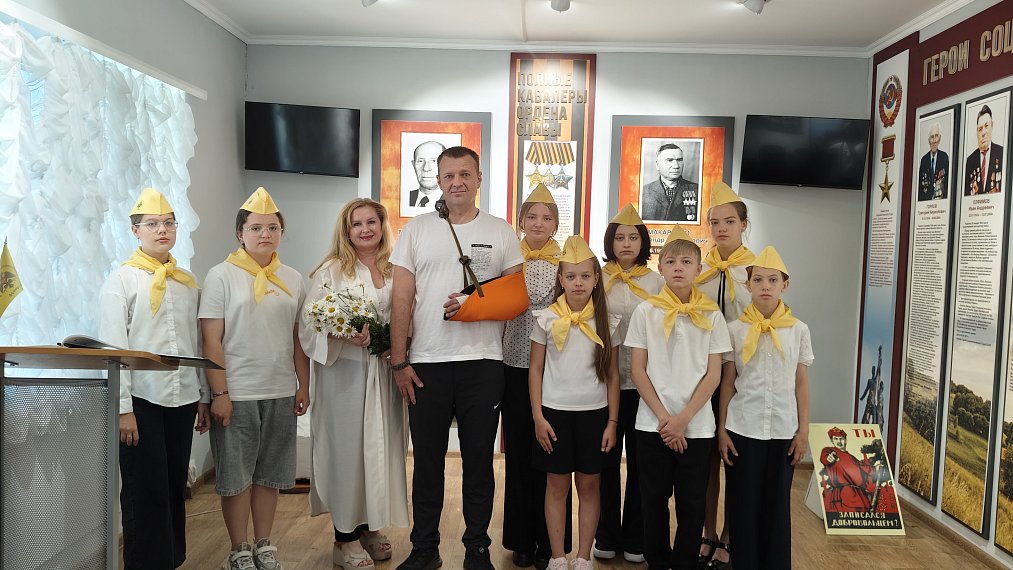 Защитник Отечества – гость родной школы