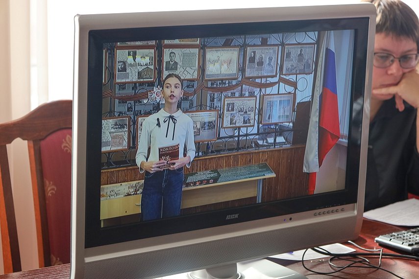Активистка школьного музея выступила на заседании научно - патриотического круглого стола «Без срока давности»