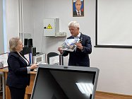 Герой Российской Федерации встретился с кадетами в школьном музее