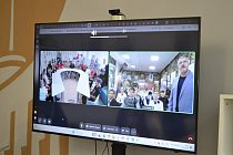 Школьники провели патриотический телемост