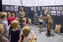 Школьники прошли тропами разведчиков по следам Деда Мороза