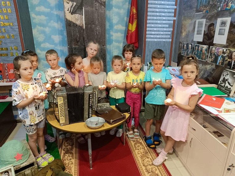 «Свеча памяти» зажжена по всей стране