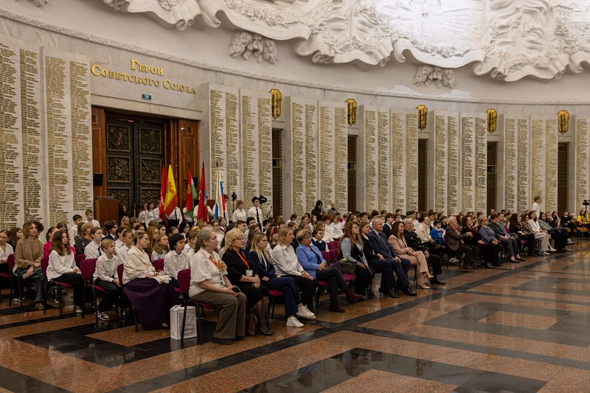 В Музее Победы открылась выставка «По зову сердца»