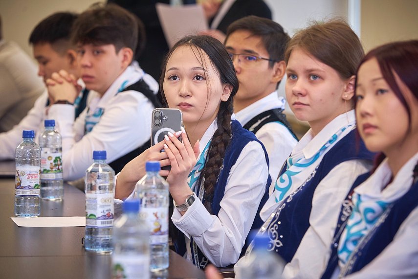 Побратимство памяти