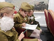 «Спасибо деду за победу» прозвучала в Дмитровке (ДНР)