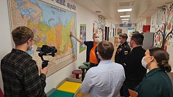 Герои напротив героев: учащиеся госпитальной школы «УчимЗнаем» встретились с бойцами СВО.