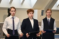 Школьники ЛНР и Москвы познакомились в прямом эфире