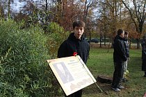 Аллею Героев открыли активисты школьного музея