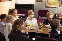 Школьников познакомили с четвероногими героями