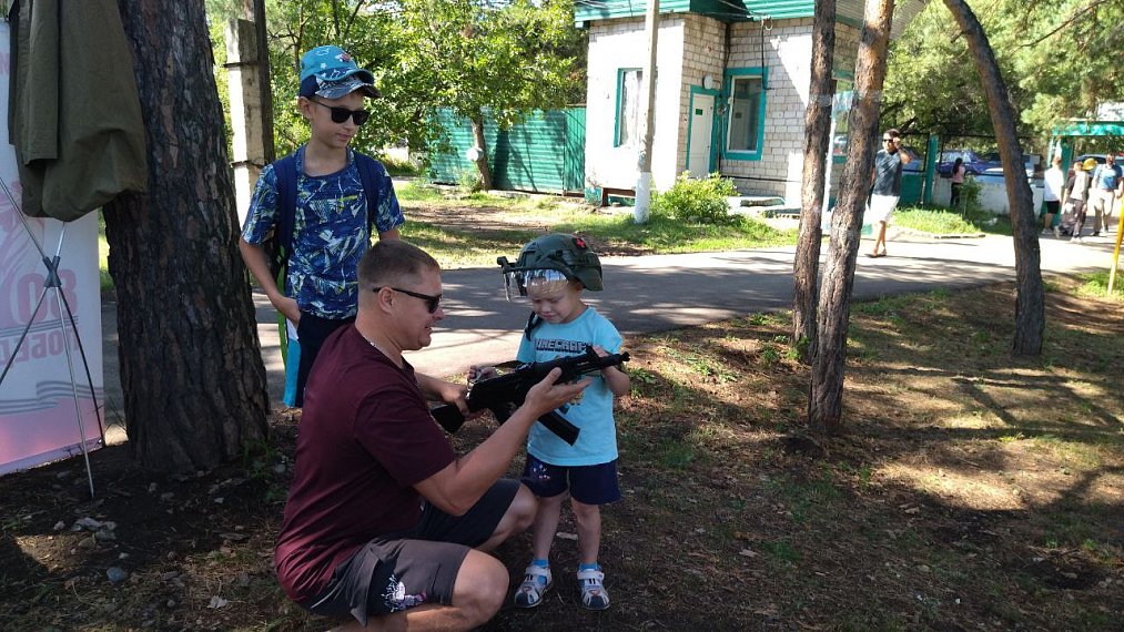 Экспонаты школьного музея в детском лагере