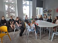 Партизан и подпольщиков почтили минутой молчания в Детском центре Алчевска